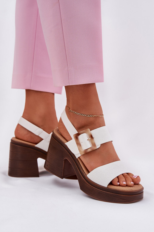 Sandales pour femmes Sur des talons massifs et plateforme Vinceza 17387 couleur blanche