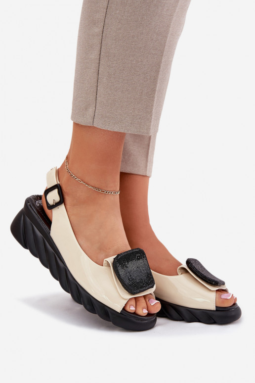 Peau Sandales laquées pour femme Sur un coin avec décoration Artiker 56C1567 beige