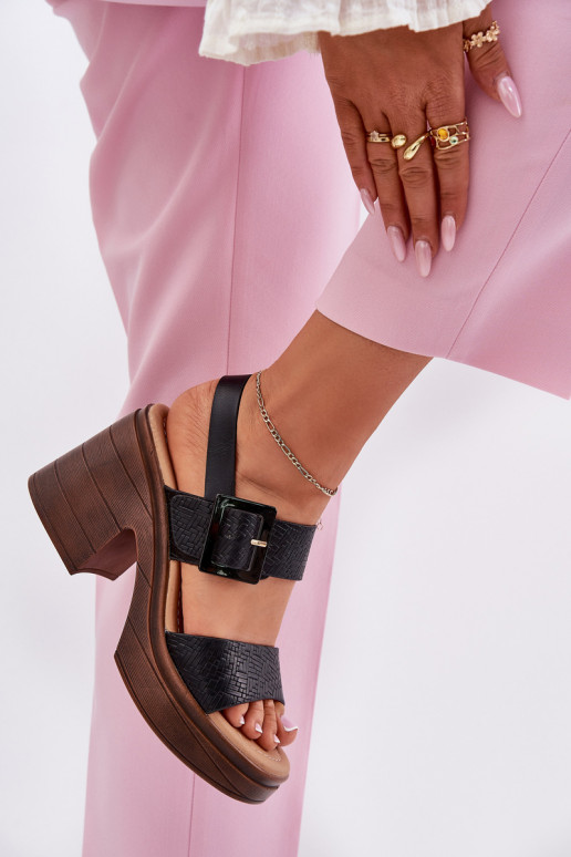 Sandales pour femmes Sur des talons massifs et plateforme Vinceza 17387 couleur noire