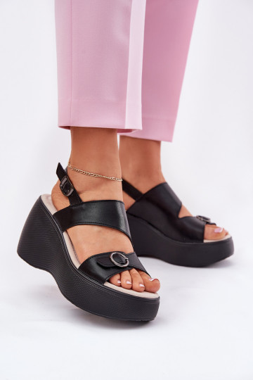 Sandales pour femmes Féminin Sur un coin et plateforme S.Barski LR51-540 couleur noire