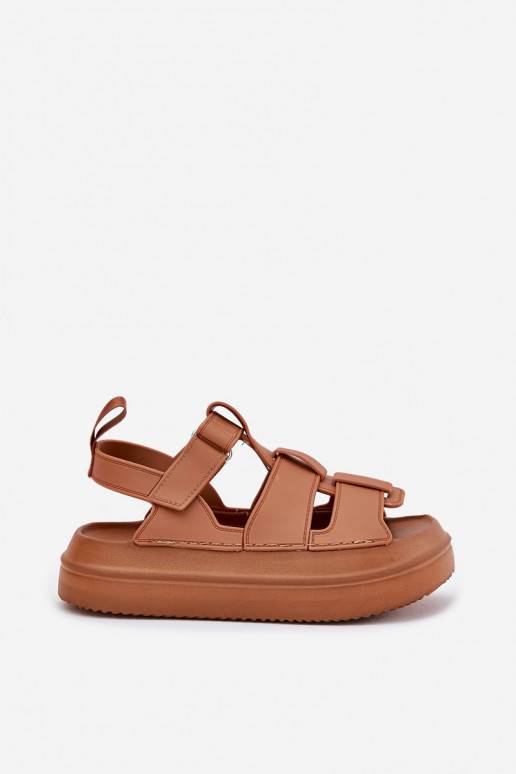 Sandales pour femmes avec une plateforme marron Nitavelia