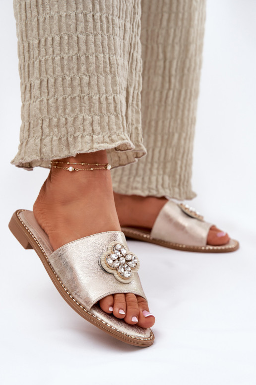 Pantoufles pour femmes avec des talons larges Avec des décorations Detalem S.Barski KV51-087 couleur dorée