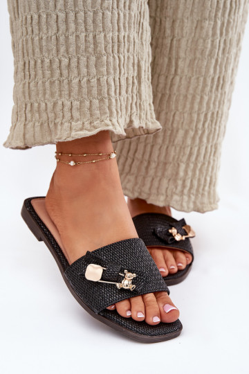 Pantoufles pour femmes avec des talons larges avec des rubans couleur noire Sallariela 2