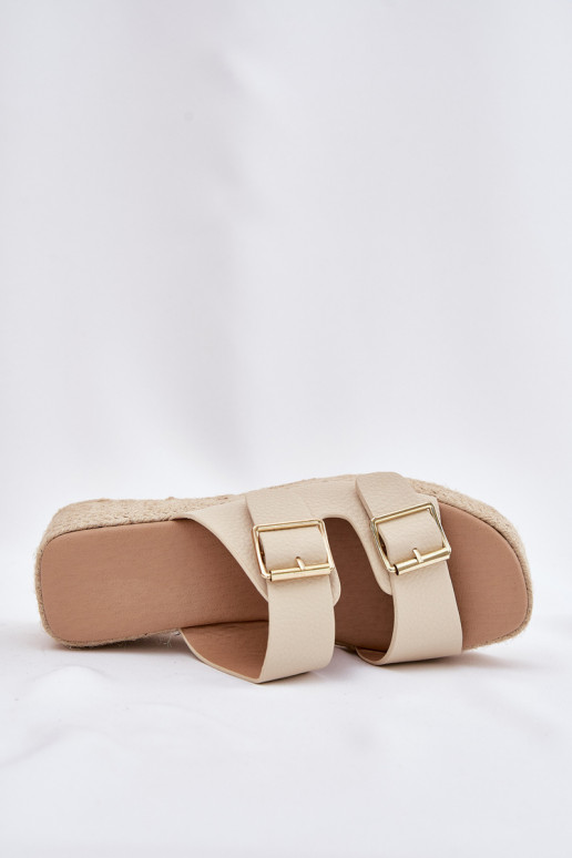 Pantoufles pour femmes Sur un coin Avec tresse I avec bouclesmi beige Pasinea