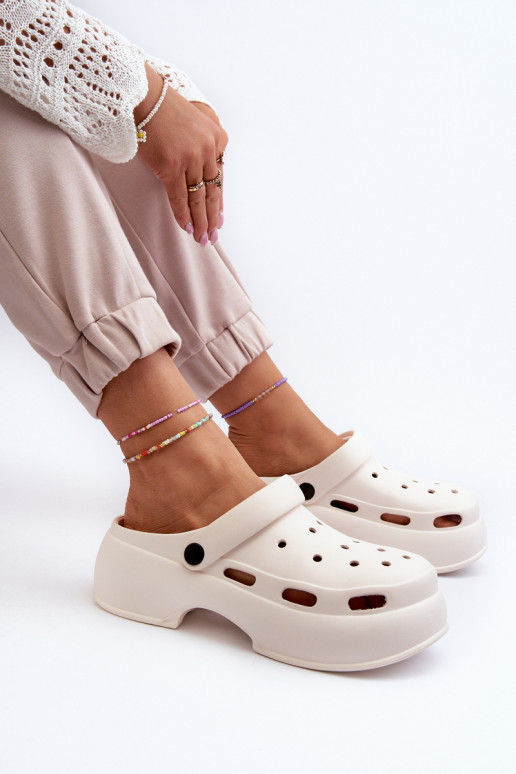 Pantoufles légères Pantoufles pour femmes avec des semelles massives à la mode couleur blanche Danollia Pantoufles légères Pantoufles pour femmes avec des semelles massives à la mode couleur blanche Danollia