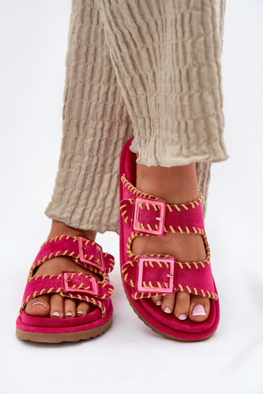 Pantoufles pour femmes avec boucles I Ozdobnym Obszyciem couleur rose Visley