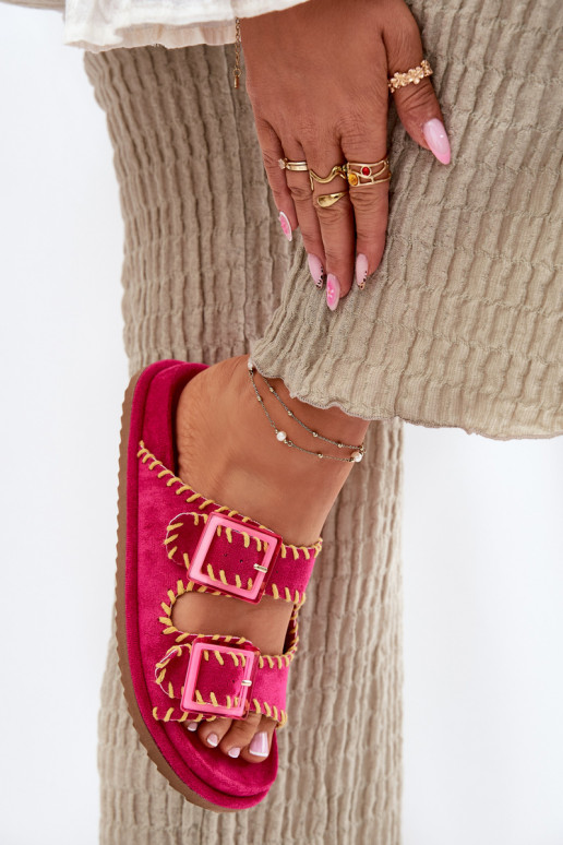 Pantoufles pour femmes avec boucles I Ozdobnym Obszyciem couleur rose Visley