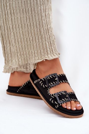Pantoufles pour femmes avec boucles I Ozdobnym Obszyciem couleur noire Visley