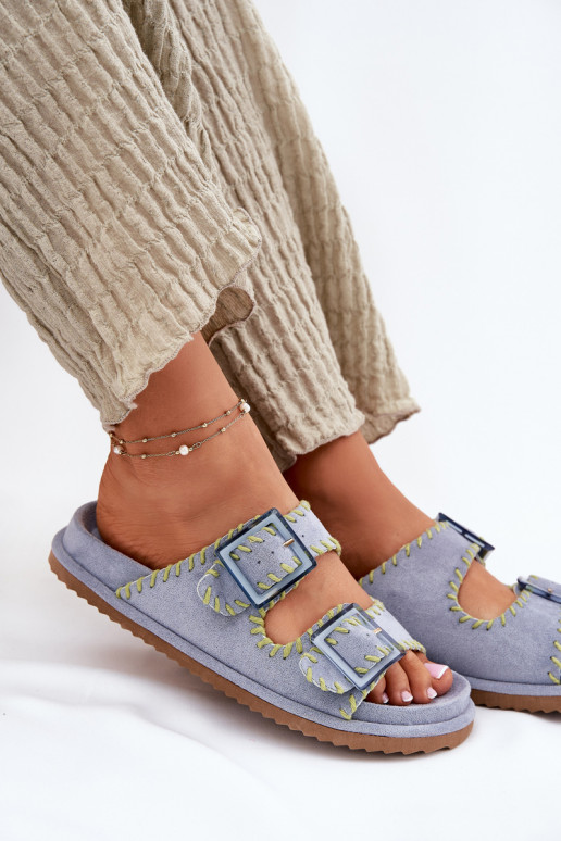 Pantoufles pour femmes avec boucles I Ozdobnym Obszyciem couleur bleue Visley