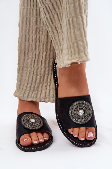 Pantoufles pour femmes avec des talons larges avec des ornements S.Barski KV51-013 couleur noire