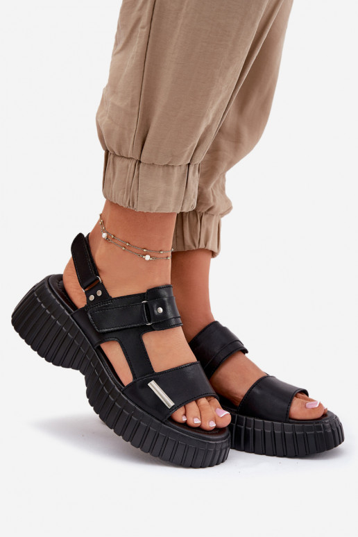Sandales pour femmes Féminin avec une plateforme couleur noire Mertella Sandales pour femmes Féminin avec une plateforme couleur noire Mertella
