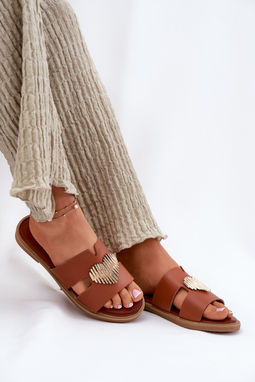 Pantoufles pour femmes avec des talons larges avec des détails dorés marron Karinma