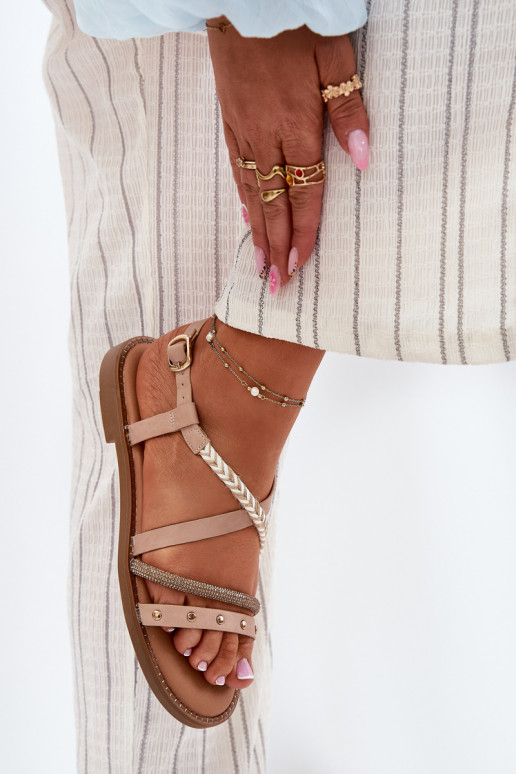 Sandales plates avec des sangles Vinceza 17379 couleur ivoire Sandales plates avec des sangles Vinceza 17379 couleur ivoire