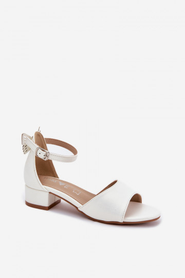 avec éclat des sandales Puéril Sur un talon bas couleur blanche Ainare