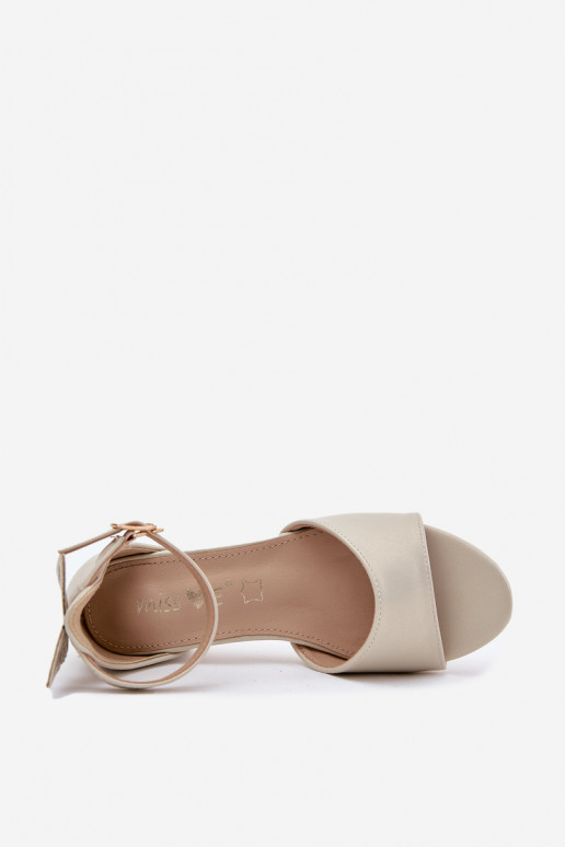 avec éclat des sandales Puéril Sur un talon bas couleur dorée Ainare