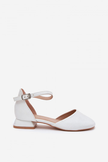 Puéril Sandales brillantes Sur un talon bas couleur blanche Nelly 2