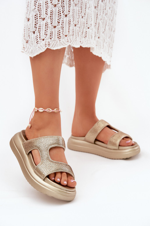 Décoré Pantoufles pour femmes avec une plateforme couleur dorée Jestella