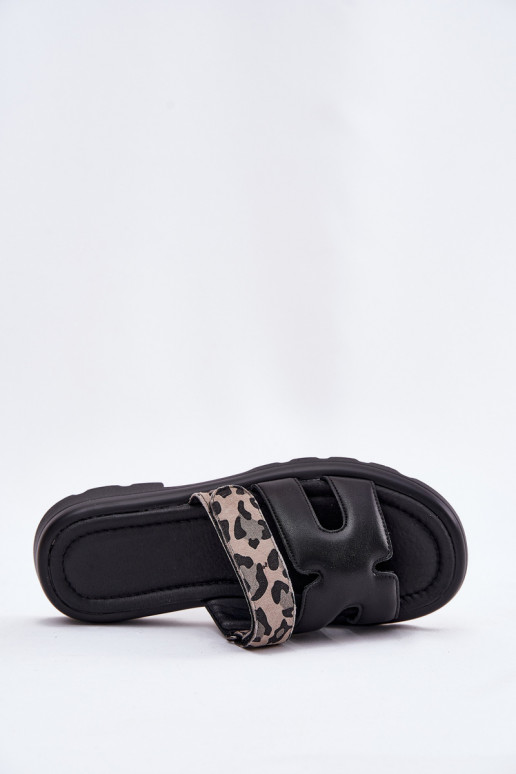 Pantoufles en cuir Féminin Z avec fermoir adhésifem avec des motifs en fourrure de léopard Vinceza 66769 couleur noire Pantoufles en cuir Féminin Z avec fermoir adhésifem avec des motifs en fourrure de léopard Vinceza 66769 couleur noire
