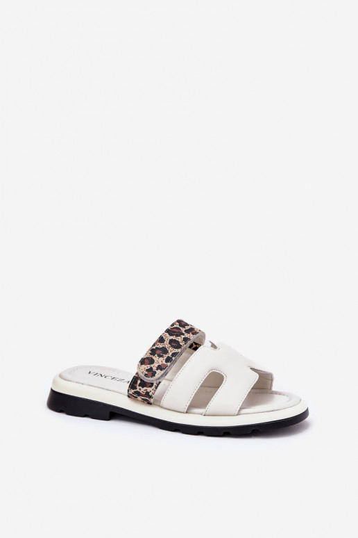 Pantoufles en cuir Féminin Z avec fermoir adhésifem avec des motifs en fourrure de léopard Vinceza 66769 couleur ivoire Pantoufles en cuir Féminin Z avec fermoir adhésifem avec des motifs en fourrure de léopard Vinceza 66769 couleur ivoire