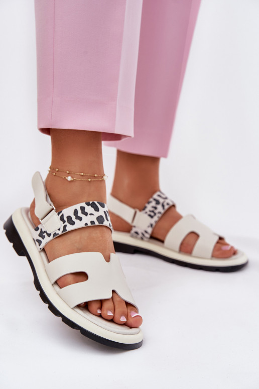 Sandales pour femmes Féminin avec des talons larges avec des motifs en fourrure de léopard Vinceza 66780 beige