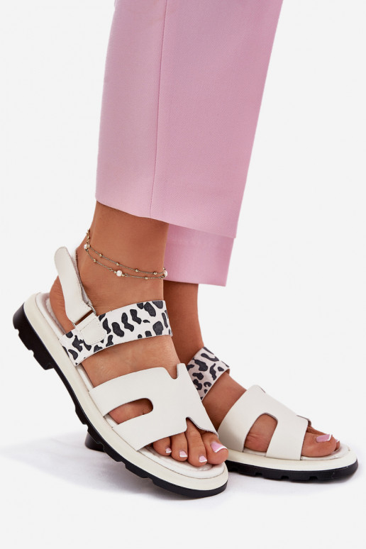 Sandales pour femmes Féminin avec des talons larges avec des motifs en fourrure de léopard Vinceza 66780 beige