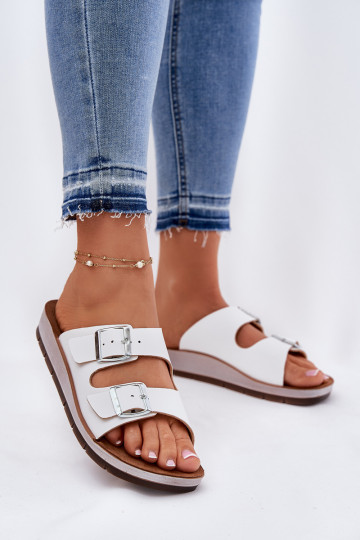 Chaussons femmes blanches avec boucles, Inblu CP000042 2