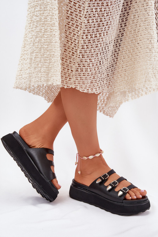 Pantoufles pour femmes avec une plateforme avec des bandes couleur noire Nimiotte Pantoufles pour femmes avec une plateforme avec des bandes couleur noire Nimiotte