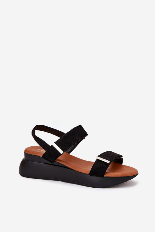 Sandales pour femmes Sur un coin couleur noire Monera