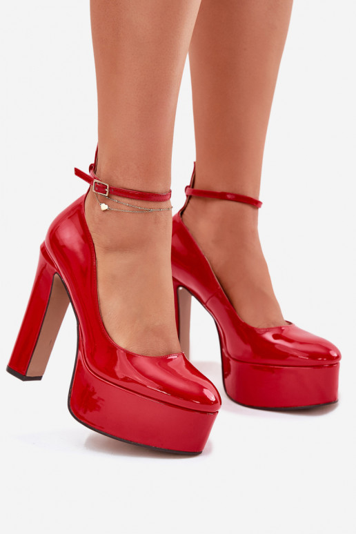 avec effet vernis Chaussures Dans un poste élevé et plateforme couleur rouge Nianka avec effet vernis Chaussures Dans un poste élevé et plateforme couleur rouge Nianka