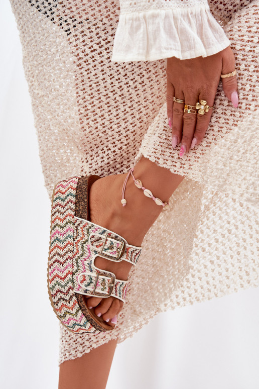 Pantoufles pour femmes avec une plateforme Avec tresse I avec bouclesmi Couleurs différentes Eradriana