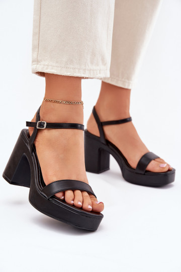 Sandales pour femmes en cuir synthétique avec talons Lillita couleur noire