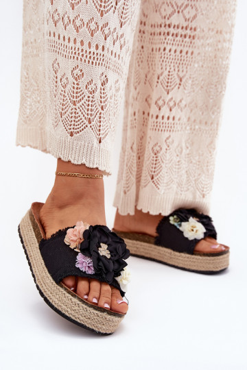 Mules avec fleurs et plateforme et éléments tressés Zenvanis couleur noire 2