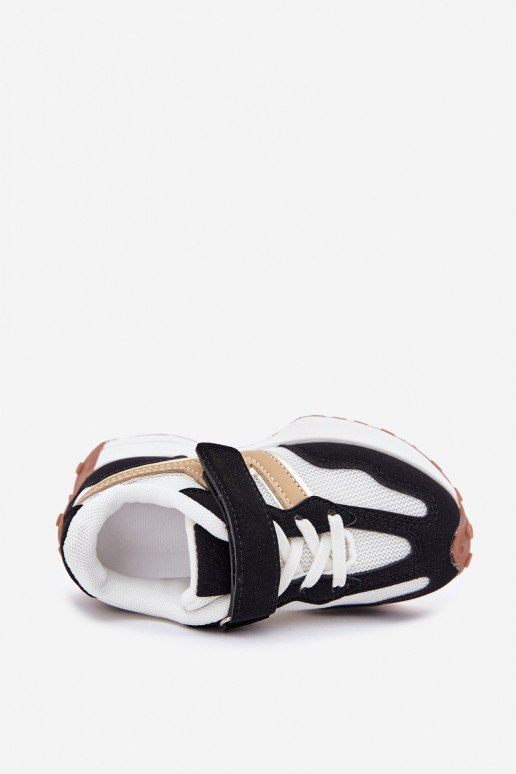 Chaussures modèle baskets Puéril avec attaches adhésives Blanc-couleur noire Tezzu Chaussures modèle baskets Puéril avec attaches adhésives Blanc-couleur noire Tezzu