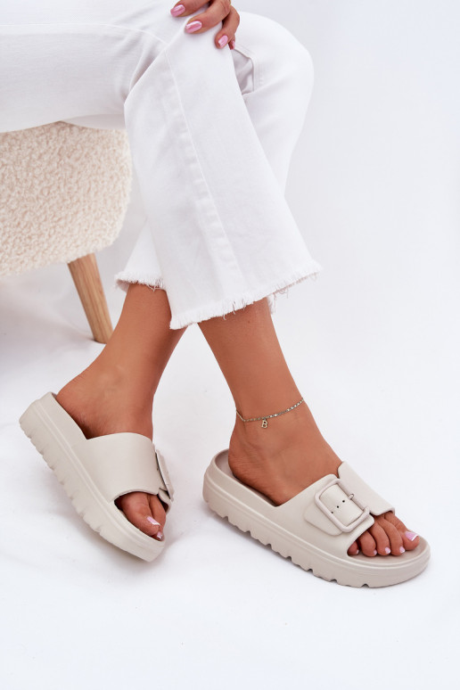 Pantoufles pour femmes Pantoufles légères avec une plateforme avec boucles beige Viasara Pantoufles pour femmes Pantoufles légères avec une plateforme avec boucles beige Viasara