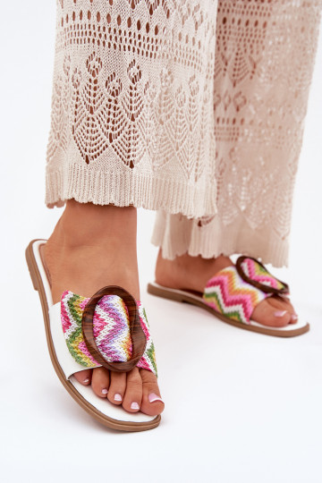 Chaussons à semelle plate pour femmes décorés de boucles LuĮam de couleur blanche