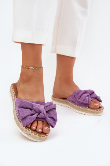 Chaussons pour femmes violets avec plateforme, éléments tressés et nœud « Alpireda »