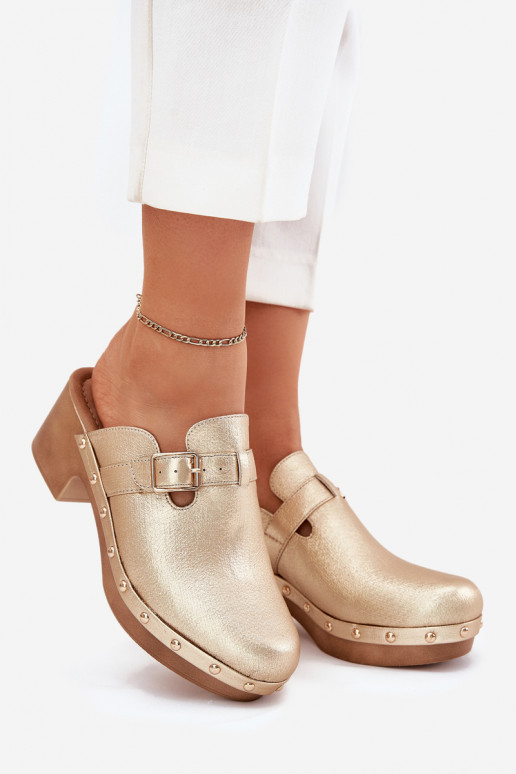 Chaussons Sabots Féminin avec des talons avec boucles couleur dorée Veldexina Chaussons Sabots Féminin avec des talons avec boucles couleur dorée Veldexina