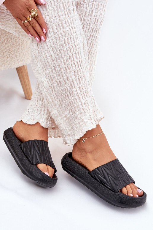 Pantoufles pour femmes Pantoufles légères avec une plateforme couleur noire Vanesha Pantoufles pour femmes Pantoufles légères avec une plateforme couleur noire Vanesha