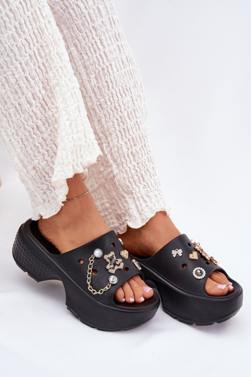 Pantoufles légères Pantoufles pour femmes avec une plateforme Ze couleur doréemi Przypinkami couleur noire Ivoriel