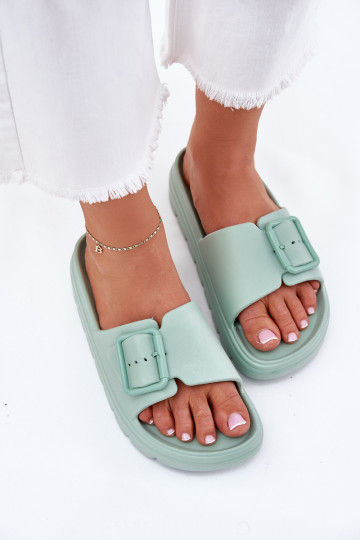 Pantoufles pour femmes Pantoufles légères avec une plateforme avec boucles couleur verte Viasara