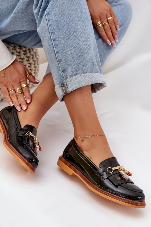 Mocassins en cuir noirs de style...