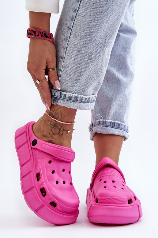 Tongs type Crocs avec plateforme surélevée couleur rose Beckett