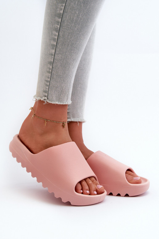 Pantoufles à la mode avec une plateforme couleur rose Estella Pantoufles à la mode avec une plateforme couleur rose Estella