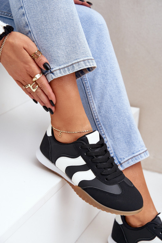 Baskets classiques Féminin en cuir écologique couleur noire Il fautretina Baskets classiques Féminin en cuir écologique couleur noire Il fautretina