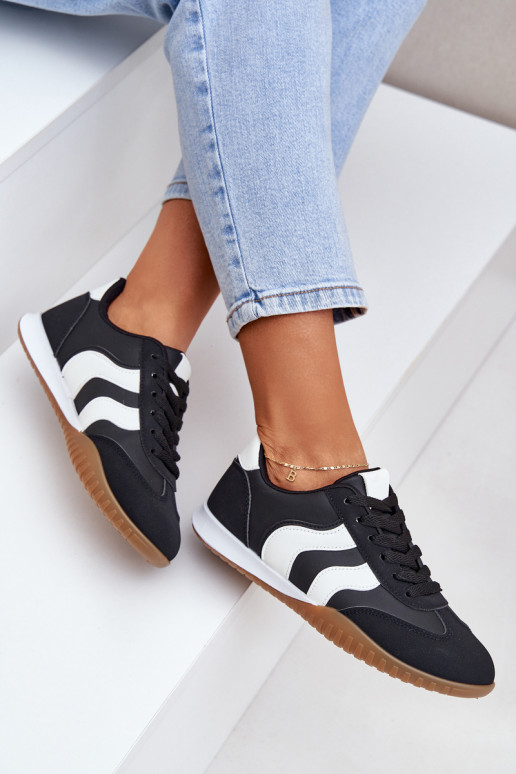 Baskets classiques Féminin en cuir écologique couleur noire Il fautretina Baskets classiques Féminin en cuir écologique couleur noire Il fautretina