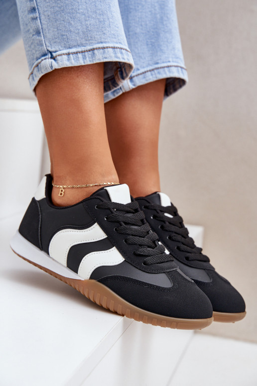 Baskets classiques Féminin en cuir écologique couleur noire Il fautretina Baskets classiques Féminin en cuir écologique couleur noire Il fautretina