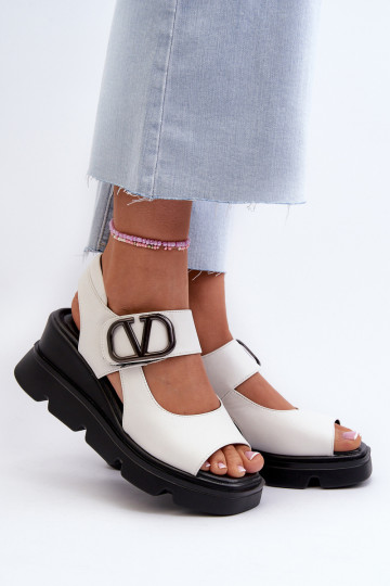 Sandales pour femmes Sur un coin et plateforme en cuir écologique couleur blanche Triaola 2