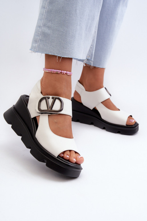 Sandales pour femmes Sur un coin et plateforme en cuir écologique couleur blanche Triaola Sandales pour femmes Sur un coin et plateforme en cuir écologique couleur blanche Triaola