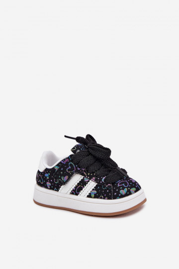 baskets Chaussures modèle baskets Puéril avec des coeurs couleur noire Mirelle 2