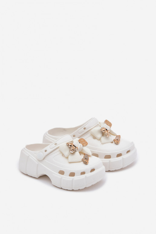 Chaussons Puéril Puéril Pantoufles légères avec des rubans I Ozdobami couleur blanche Selvana Chaussons Puéril Puéril Pantoufles légères avec des rubans I Ozdobami couleur blanche Selvana